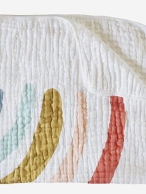 Clementine Kids Reversable Quilt in “Rainbow Connection”
